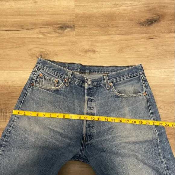 Vintage Levis 501 xx button fly jeans USA Men’s 35x30 perfectly distressed - Picture 14 of 16